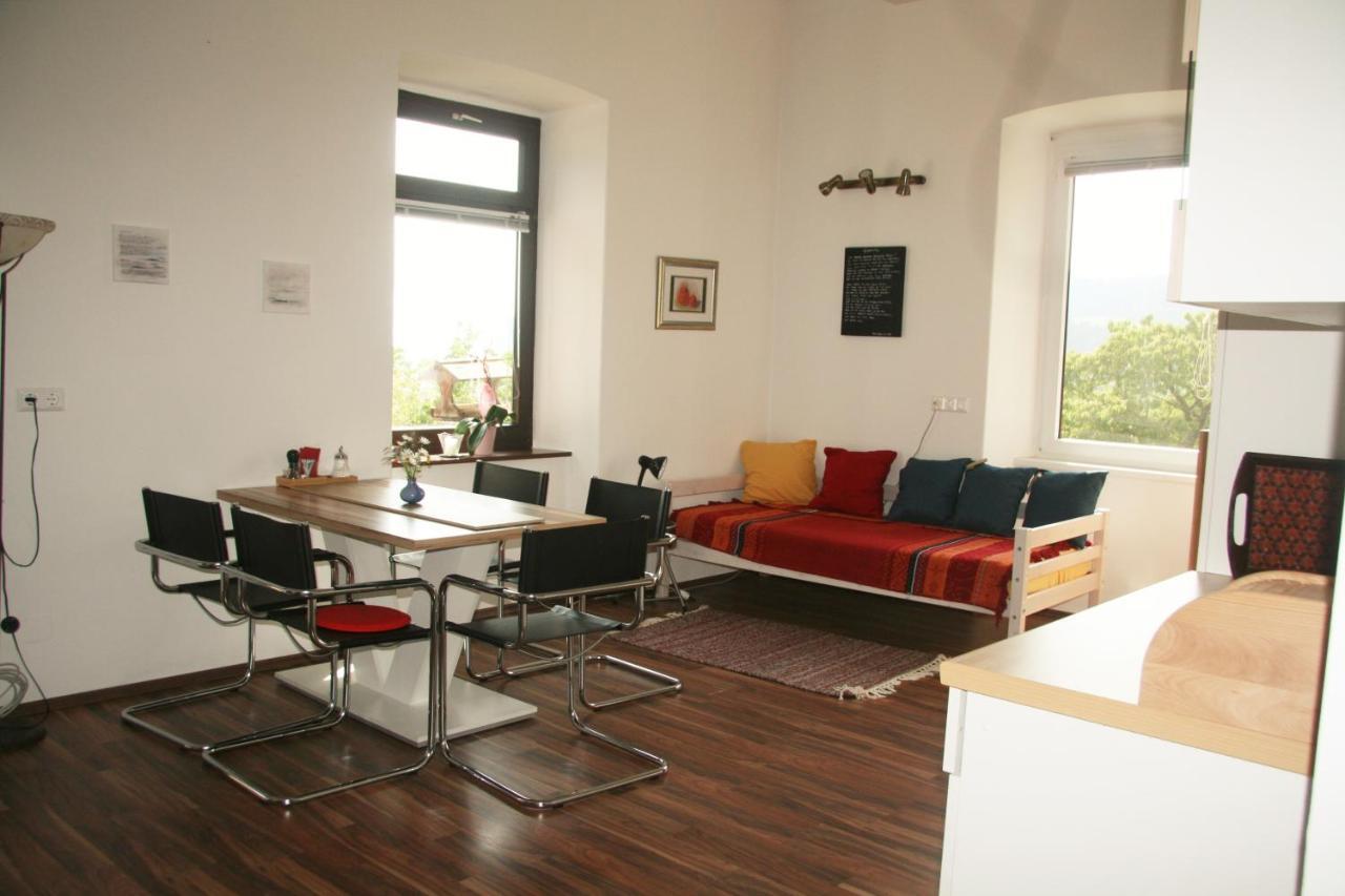 Apartamento Alte Volksschule - Schual In Gradne Liebenfels Exterior foto